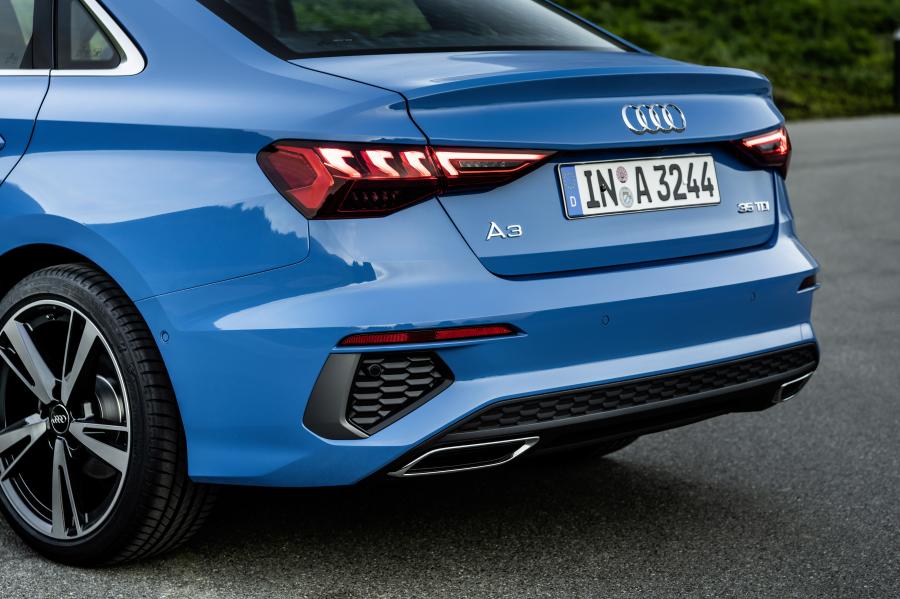 Детали экстерьера Audi A3 Sedan 35 TDI S-Line 2020 года  (WW) (фото 18 из 42)